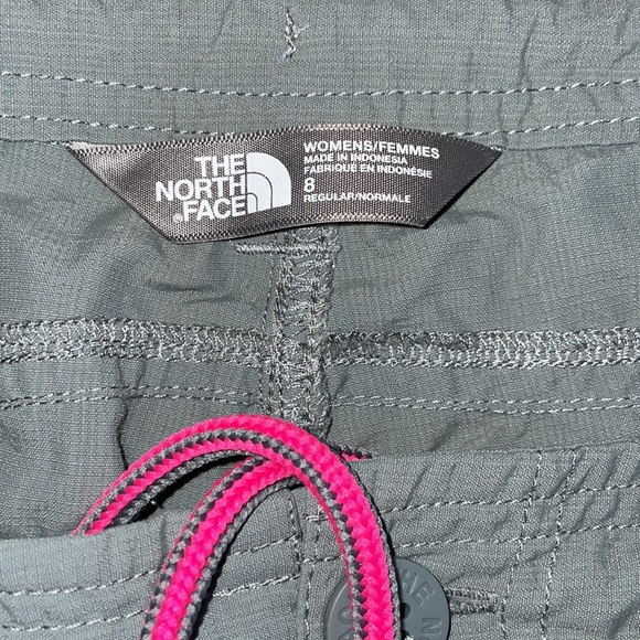 NWOT. The North face shorts. Size 8 - Picture 2 of 5